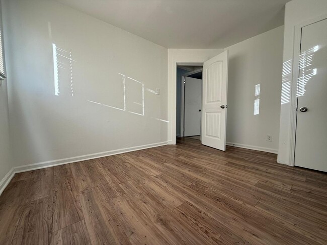 Building Photo - FOR RENT – 4 BEDROOM HOME AVAILABLE NOW