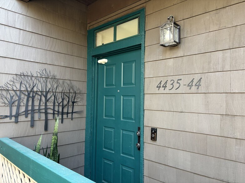 Building Photo - 4435 Nobel Dr