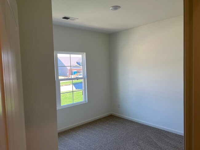 Building Photo - Margaret Location, 1 level 4 BR / 2 BA on Cul-da-sac