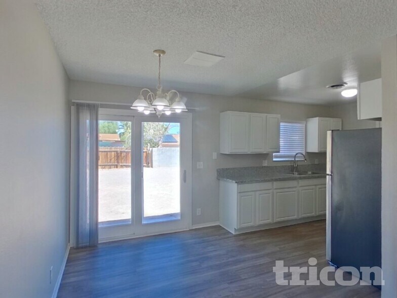 Building Photo - 4020 Maple Hill Rd