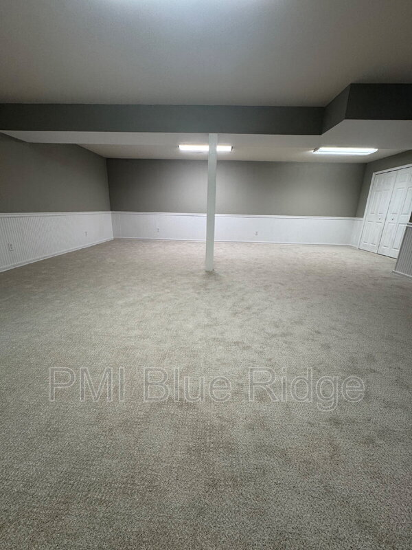Building Photo - 46 Madison Heights Dr