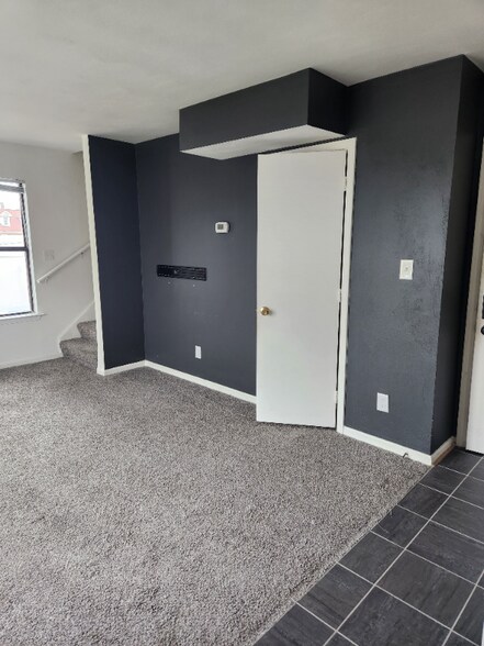 Building Photo - 225 A View Ave