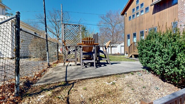 Building Photo - 2 A Cedar Dr