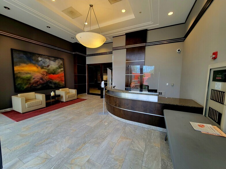 Building Photo - 645 N Kingsbury St