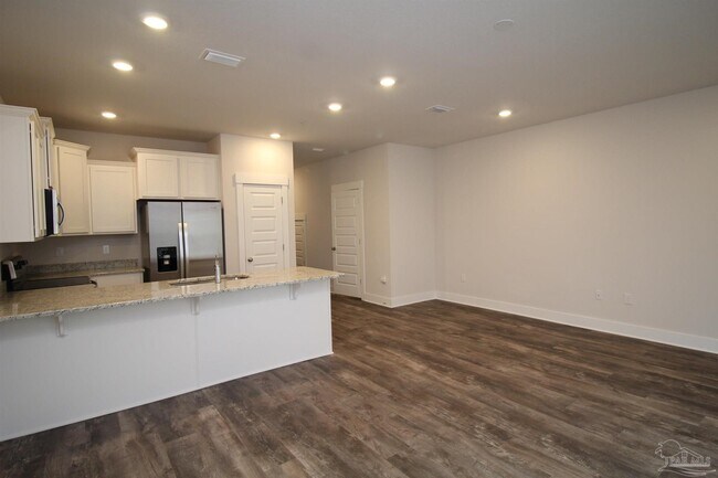 Building Photo - 1635 Iroquois Ct