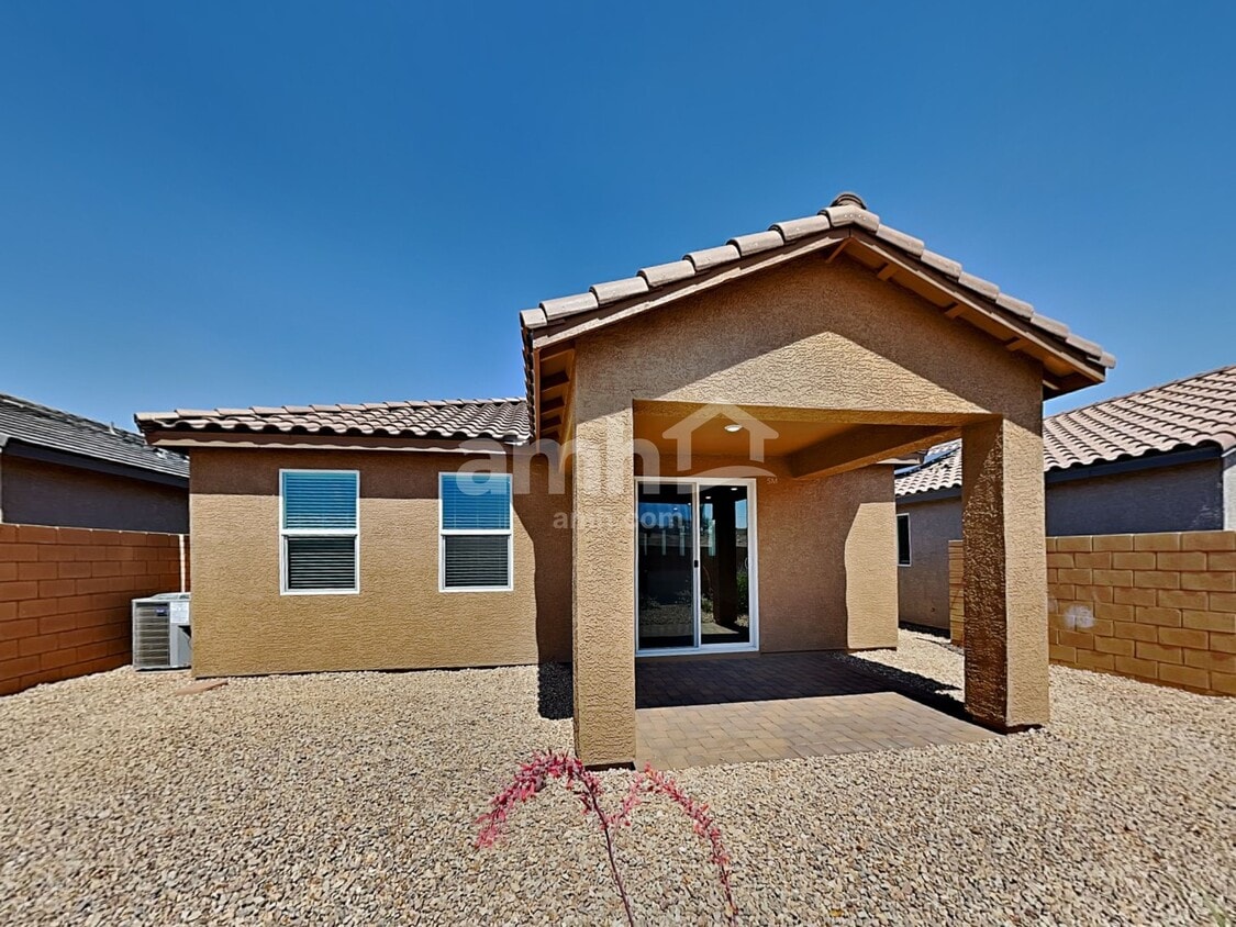 Building Photo - 854 English Primrose St