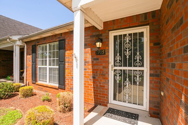 Building Photo - Lovely Townhome in Murfreesboro!