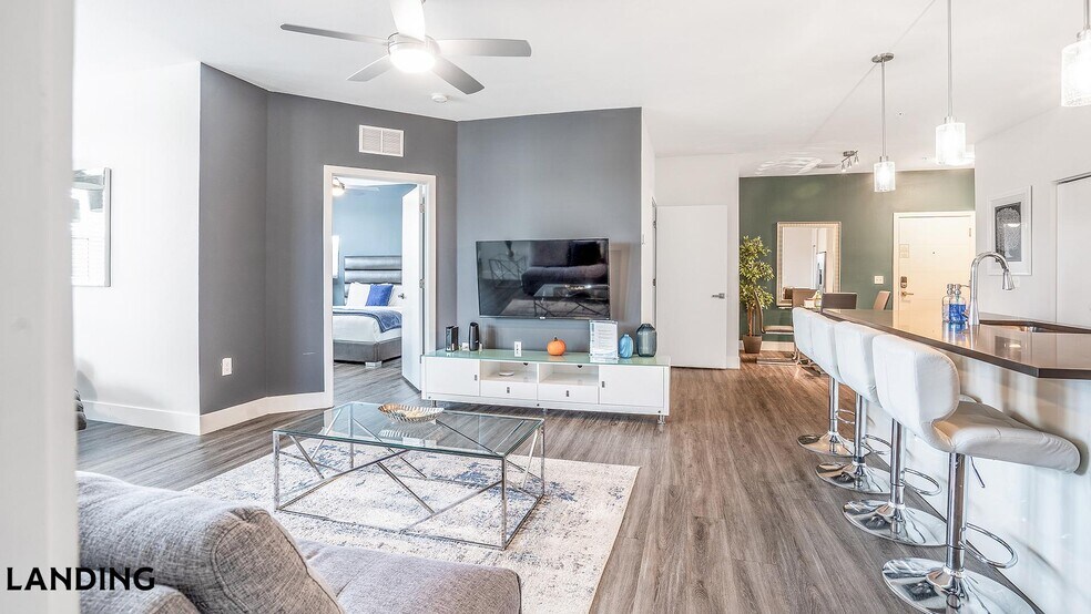 Building Photo - 4950 W Prescott St