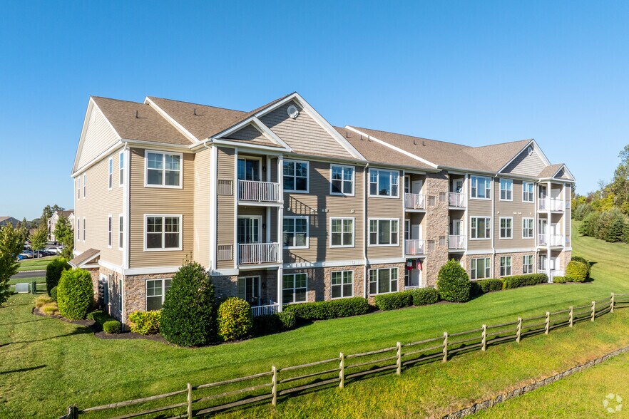 Building Photo - Woodmont Ridge at Upper Macungie