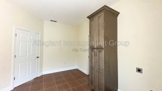 Building Photo - 1287 Glendora Rd N