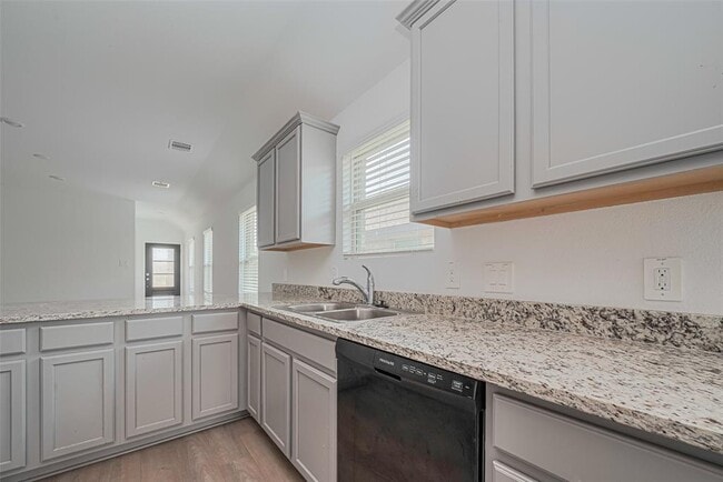 Building Photo - 18439 Summit Ranch Dr