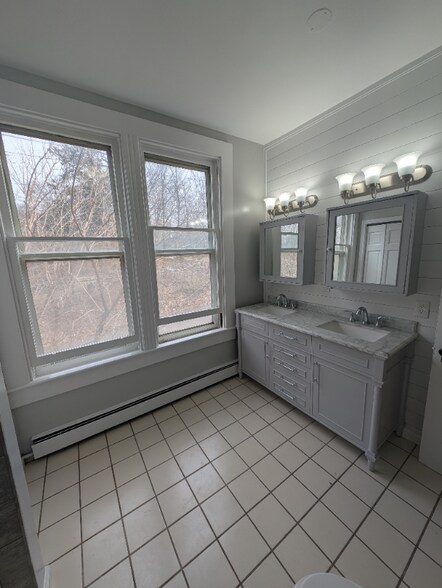 Building Photo - 106 W Spring Dr