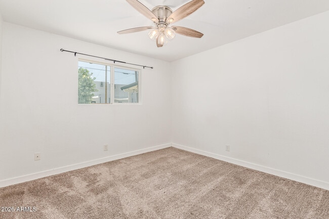 Building Photo - 1809 E Concorda Dr