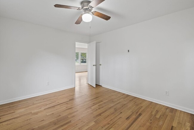 Building Photo - Lakeville Estates