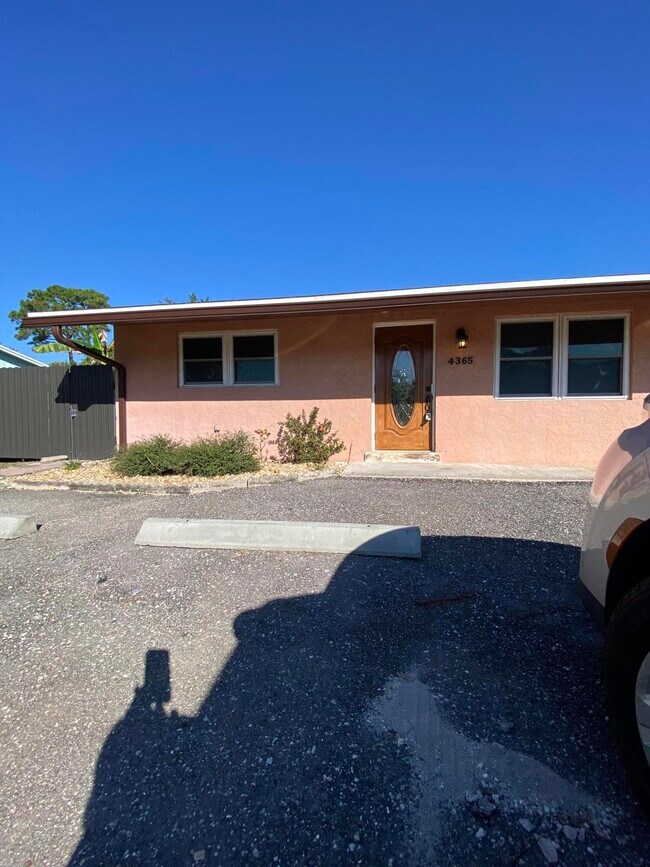 Building Photo - 4365 Edward Rd