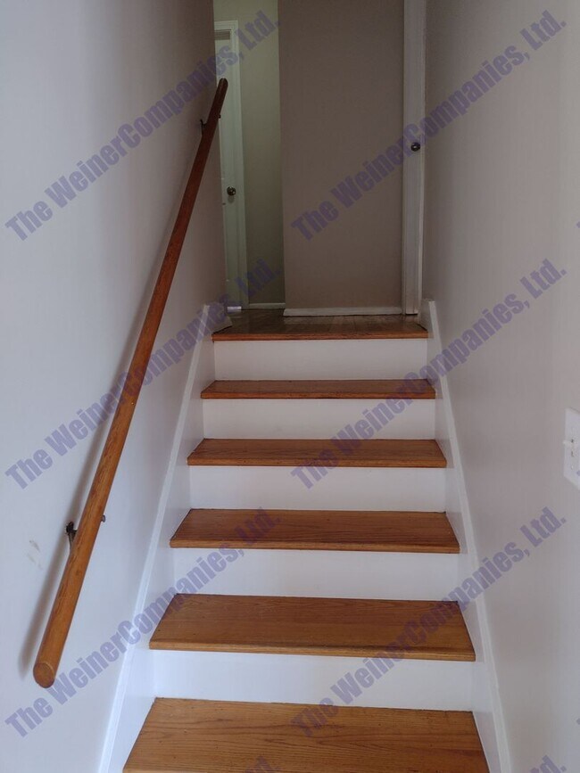Building Photo - 1804 Rebecca Dr