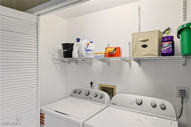 Building Photo - 7300 Glenmoor Ln