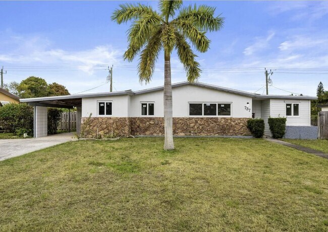 Building Photo - 737 W Ilex Dr