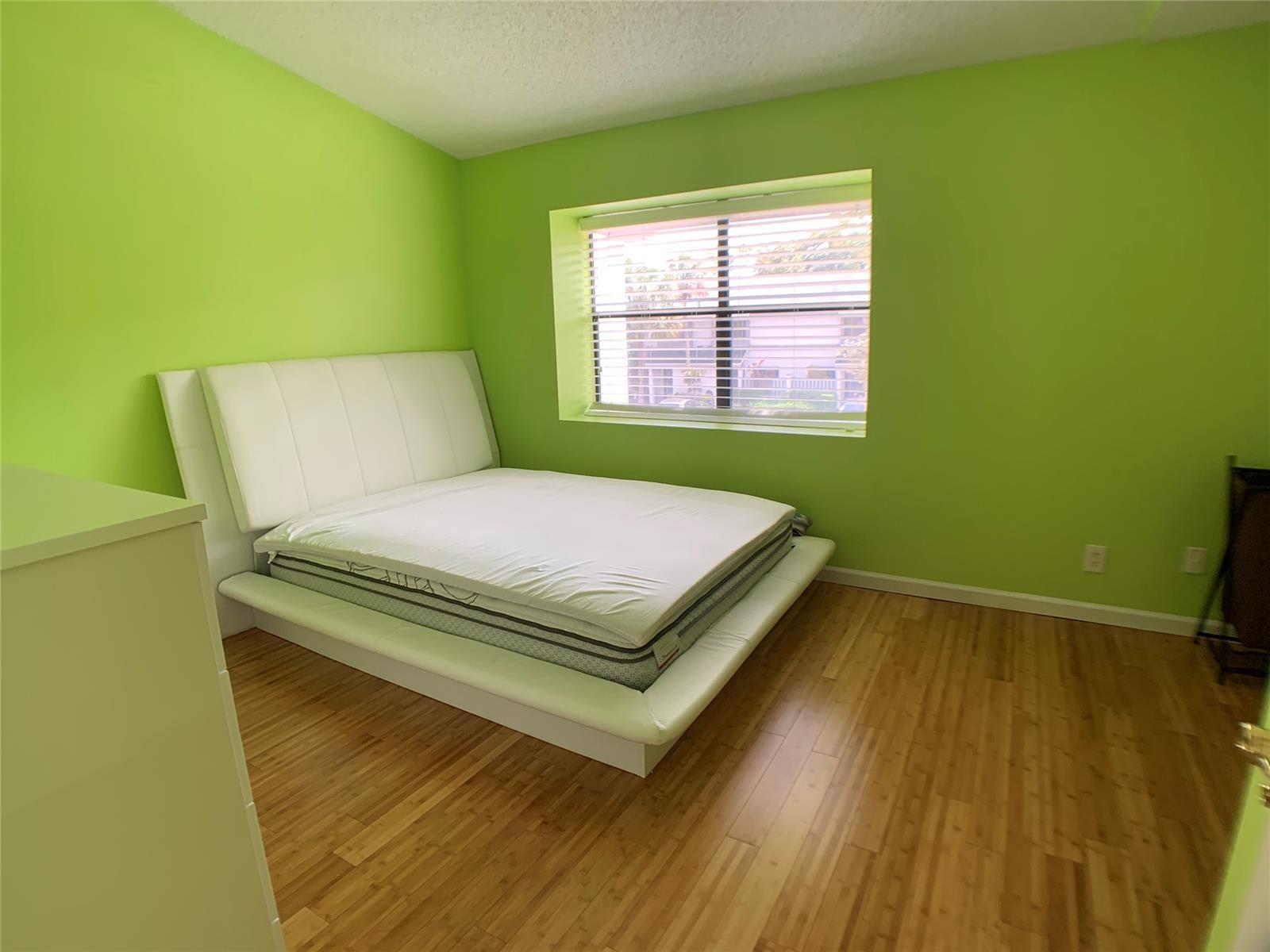 Building Photo - 3453 Carambola Cir S