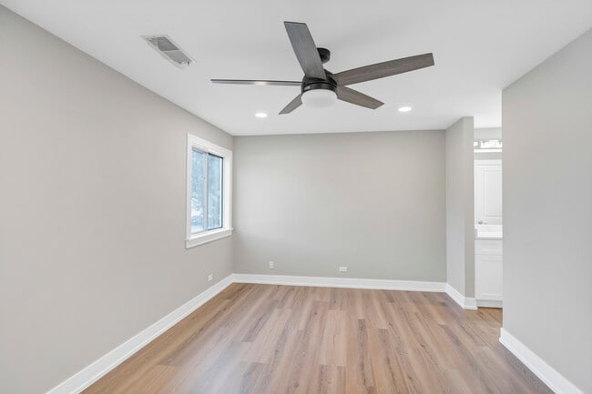 Building Photo - 350 Newgate Ct