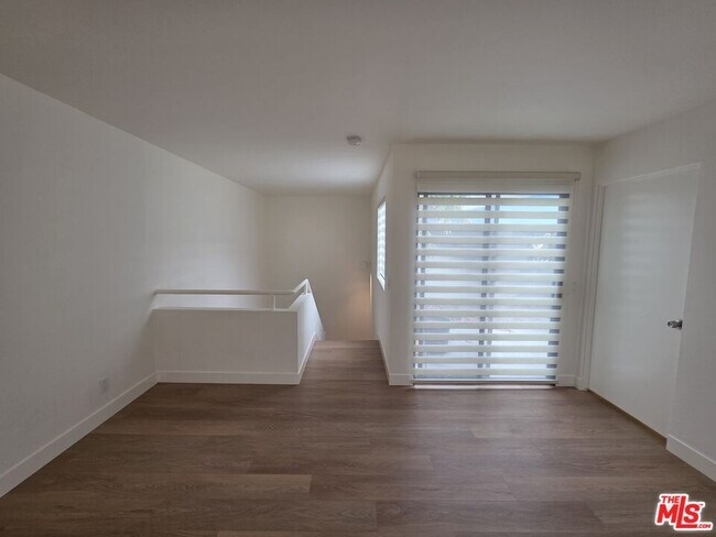 Building Photo - 1421 Greenfield Ave