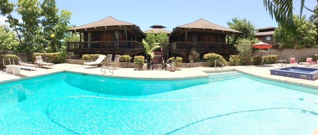 Building Photo - Very private, gated, mostly furnished Maui...