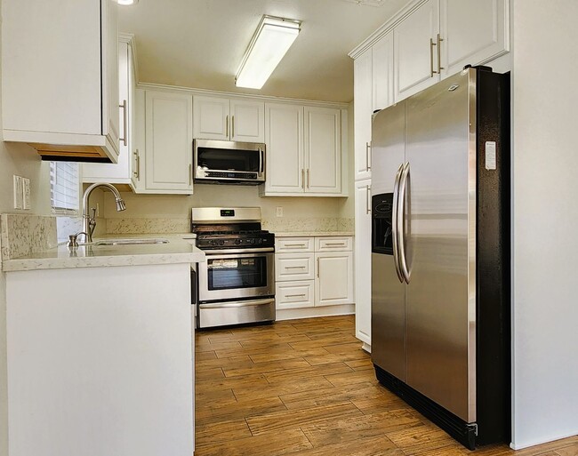 Building Photo - Updated Hemet Home, 2Bd, 2Ba, Bonus Room