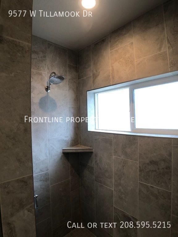 Building Photo - 9577 W Tillamook Dr