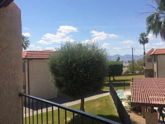 Building Photo - QUAINT, CUTE, 2BR CONDO; Covered Parking; ...