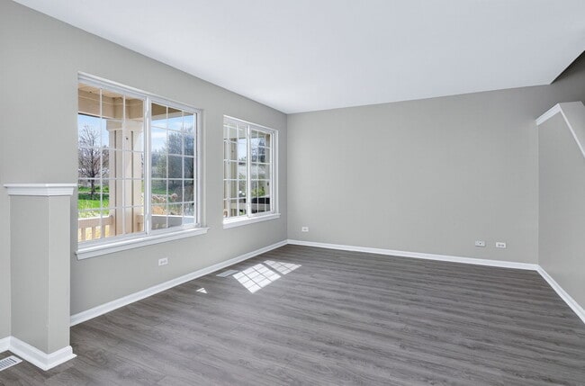 Building Photo - 644 Lincoln Station Dr