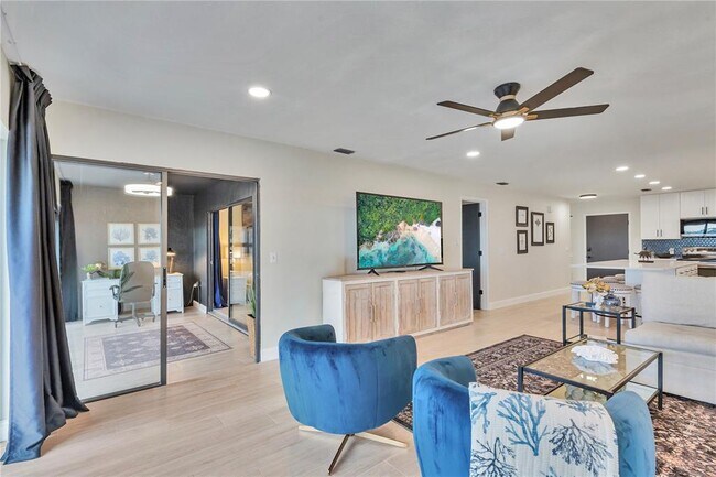 Building Photo - 3887 Catalina Dr