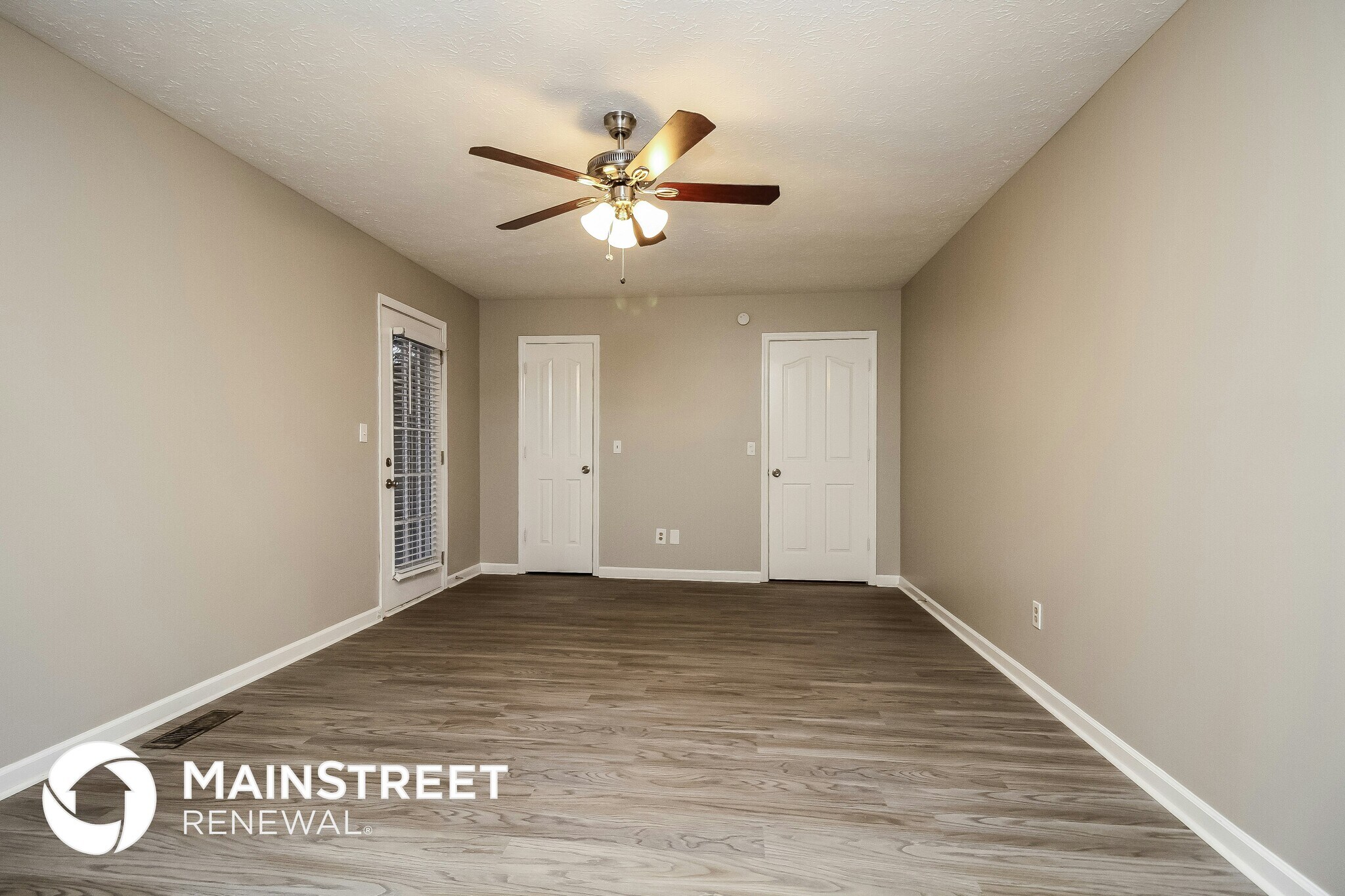 Building Photo - 592 Woodcrest Dr