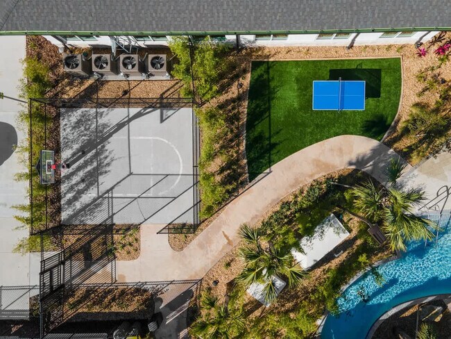 Building Photo - 2831 Bookmark Dr