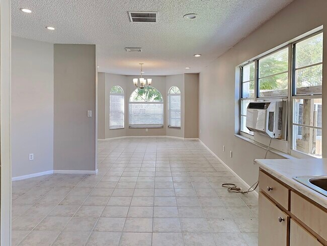 Building Photo - 1408 Sugarberry Ln