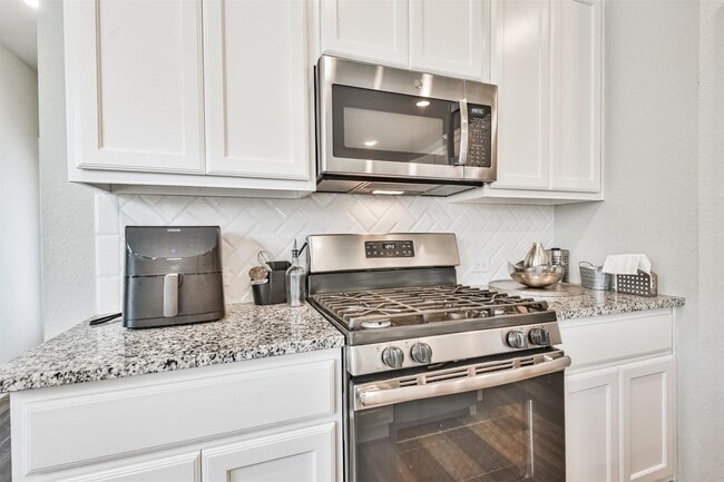 Building Photo - 15775 Cairnwell Bend Dr