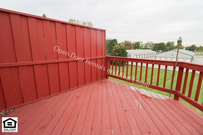 Building Photo - 301 E Hobart St