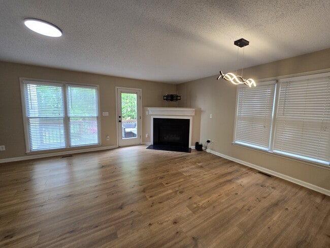 Building Photo - 1500 Oakland Hills Way