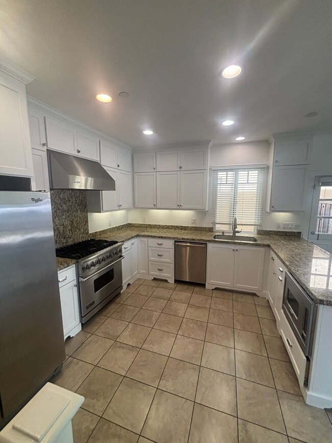 Building Photo - Welcome Home to Grafton Terrace! Ideally l...