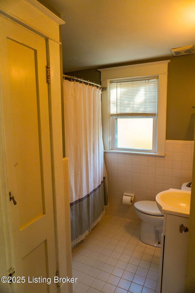 Building Photo - 1747 Harvard Dr