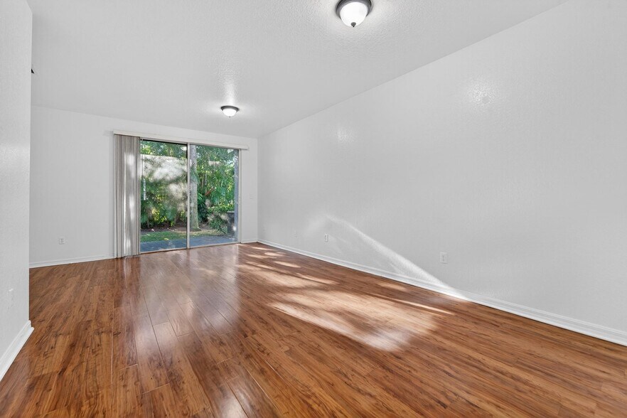 Building Photo - 3635 Sonoma Dr