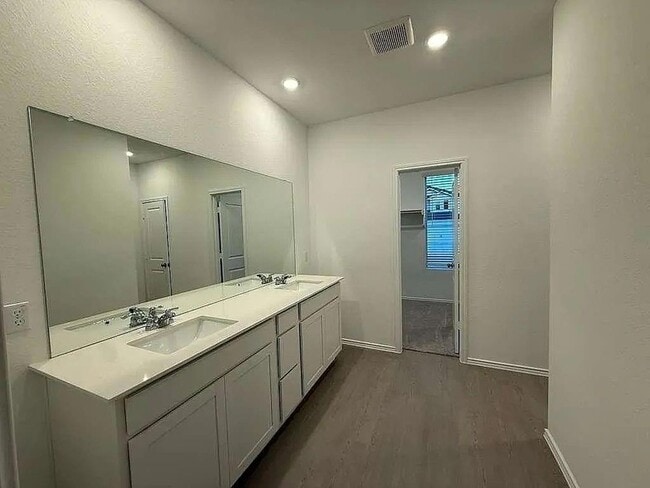 Building Photo - 17704 Sage Thrasher Dr