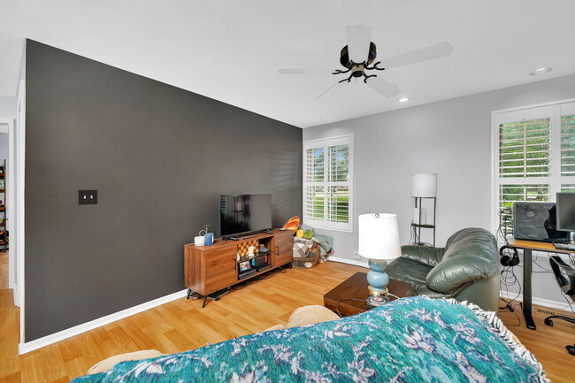 Building Photo - 3605 Forestview Dr