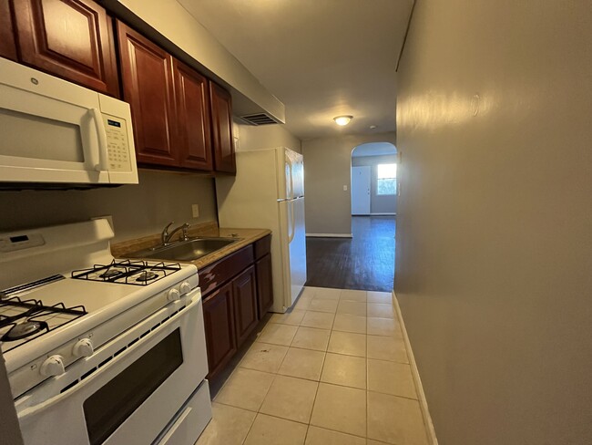 Kitchen - 1247 Meigs Pl NE