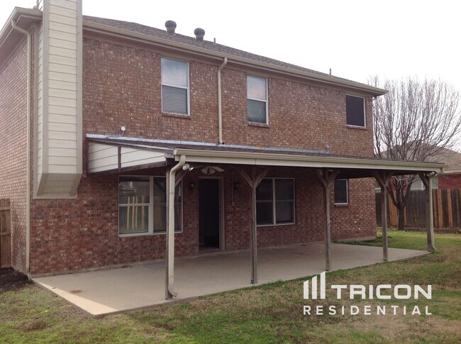 Building Photo - 10512 Fossil Hill Dr