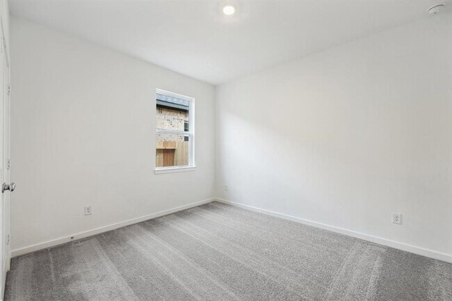 Building Photo - 21918 Wycombe Ter Wy