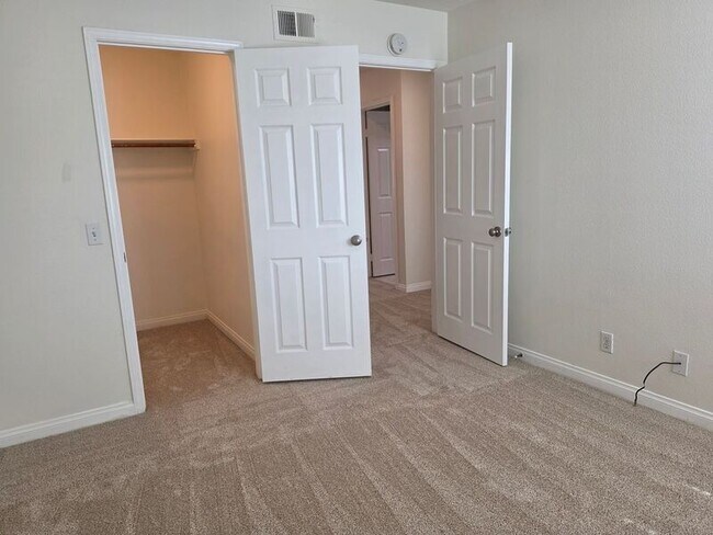 Building Photo - 27875 Avenida Armijo