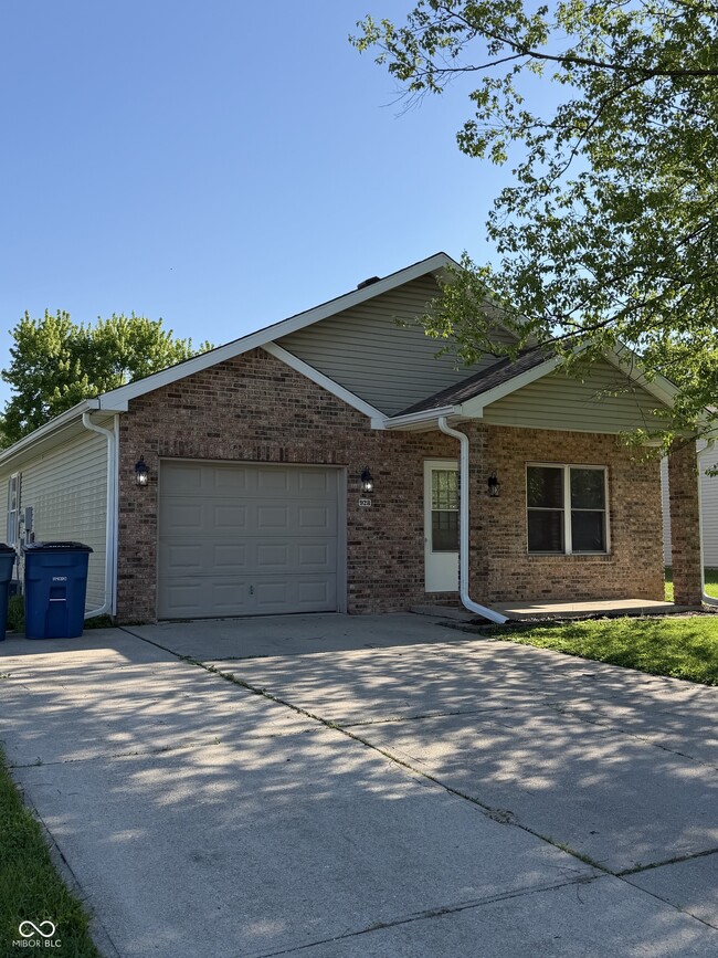 Building Photo - 928 Golden Ct