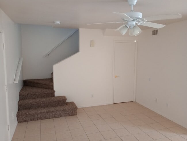 Building Photo - S Moon Valley