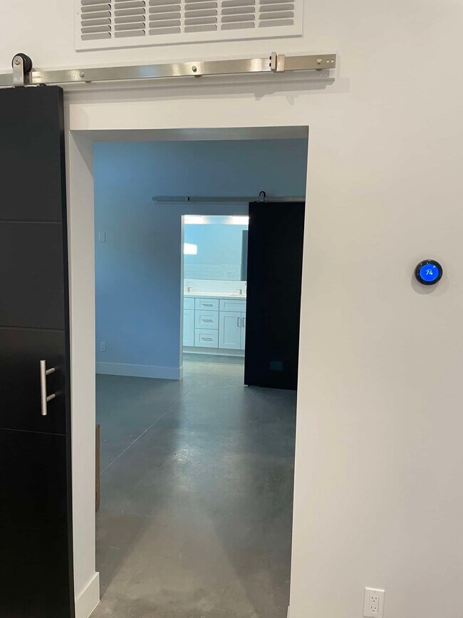 Building Photo - 1220 S Roosevelt St