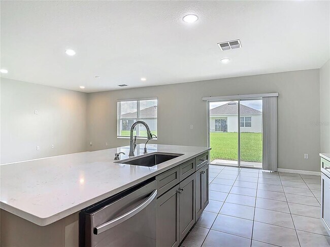 Building Photo - 3975 Silverstream Terrace